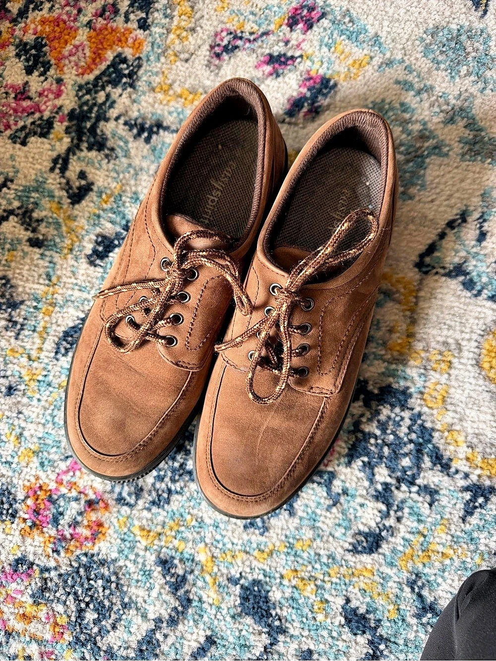 Easy Spirit Women's Comfort Suede Lace-Up Walking Shoes / Oxfords
- Size 8